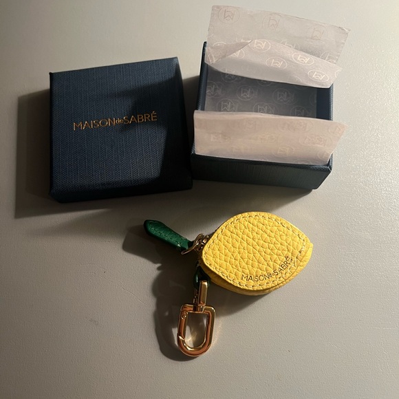 Maison de Sabré lemon AirTag charm - Picture 5 of 8